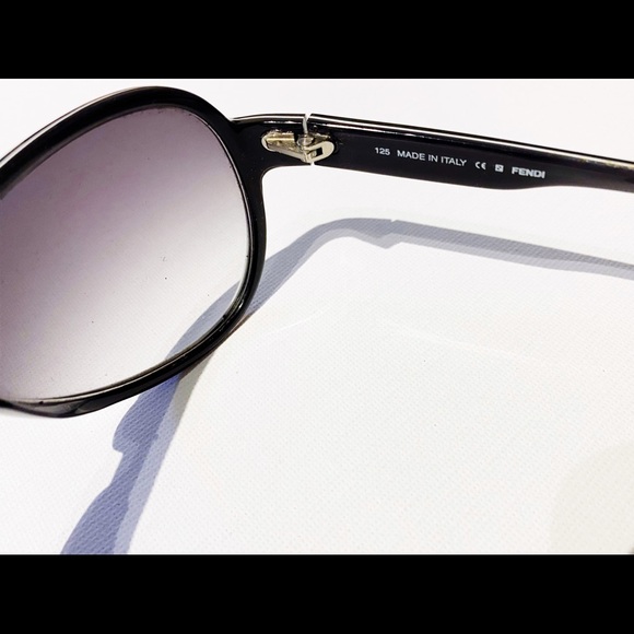 Authentic Fendi sunglasses. - Picture 2 of 3